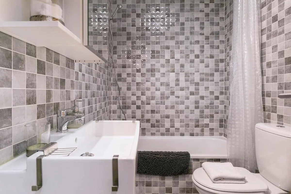 -Malagasunapts- Central Freeparking Rooftoppool ספרד