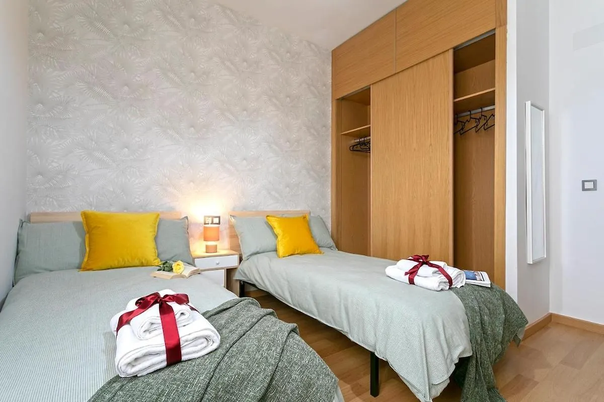 -Malagasunapts- Central Freeparking Rooftoppool 0*, מאלגה
